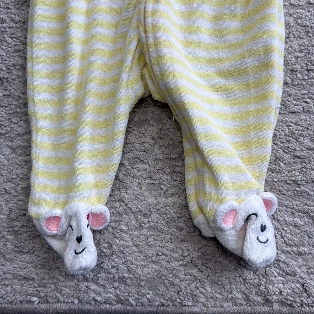 6 Piece Girl's Carter's, Old Navy Tops and Bottoms Bundle - Size 3-6 Months